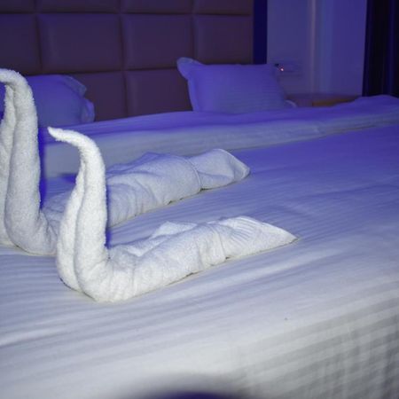 Hotel Shagun Residency Mathura Buitenkant foto