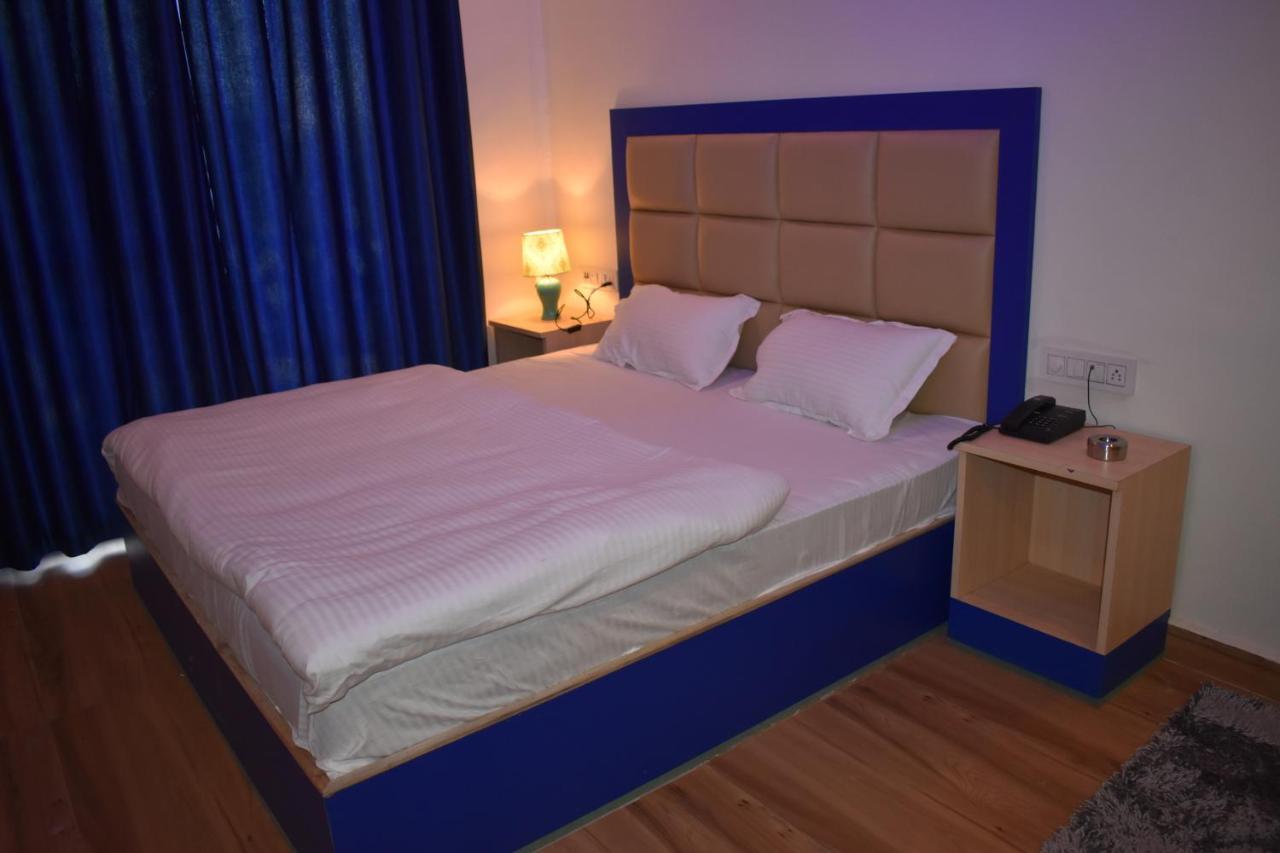 Hotel Shagun Residency Mathura Buitenkant foto